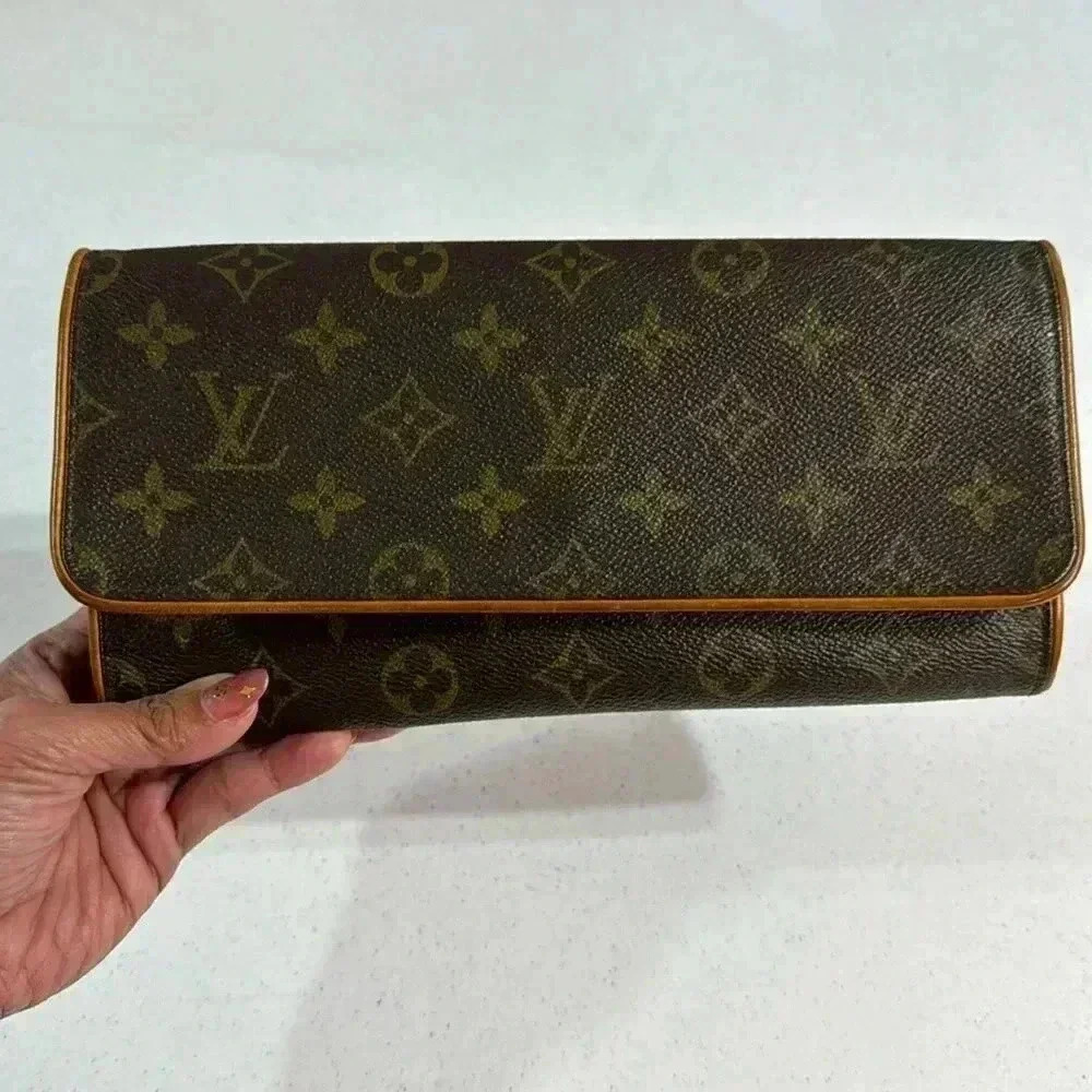 Louis Vuitton Pouchette Twin GM Authentic EUC LV Monogram Leather w/ dust bag - Picture 1 of 17